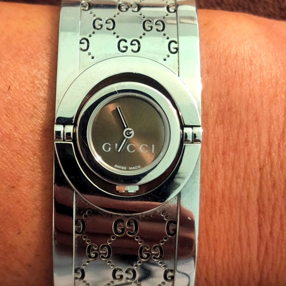 Authentic Gucci Twirl Watch